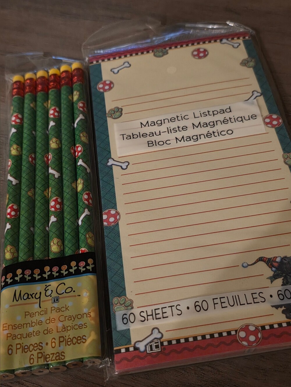 2 Piece Lot Mary Engelbreit Holiday Scottie Magnetic Note pad & Dog Bone Pencils